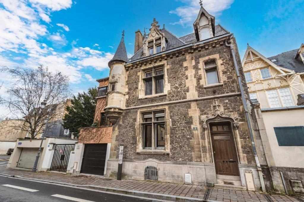 Steam, Baignoire Balneo Et Clim Apartment Reims