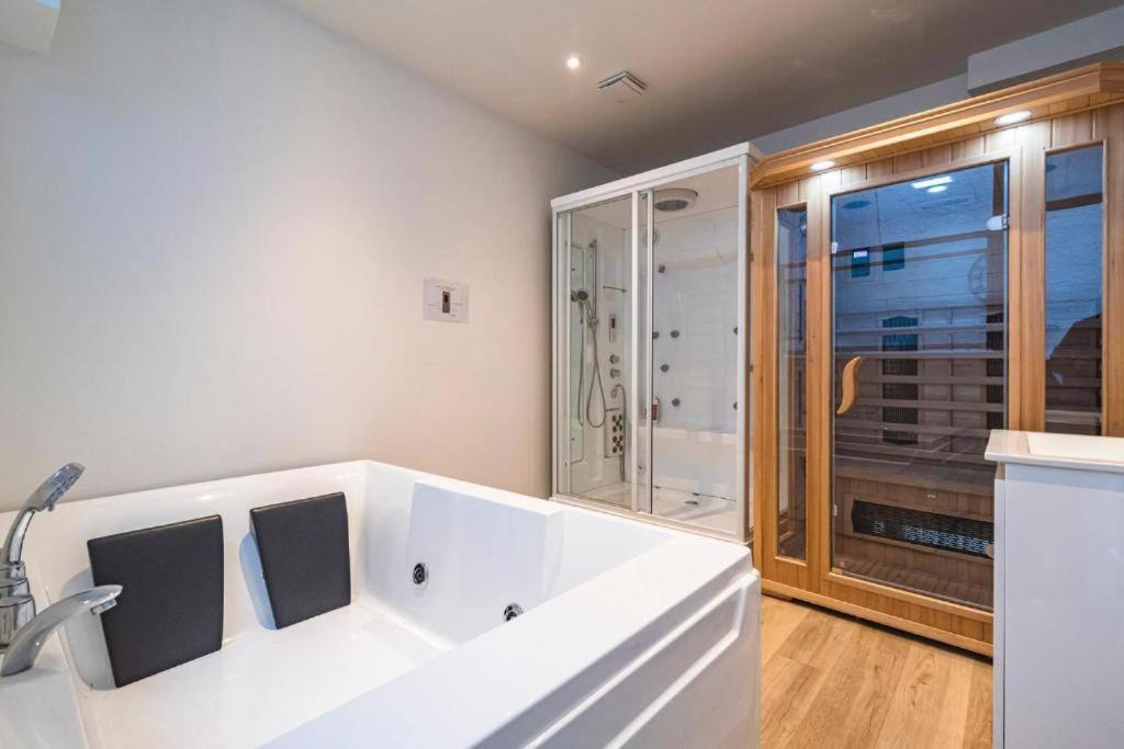 Steam, Baignoire Balneo Et Clim Apartment